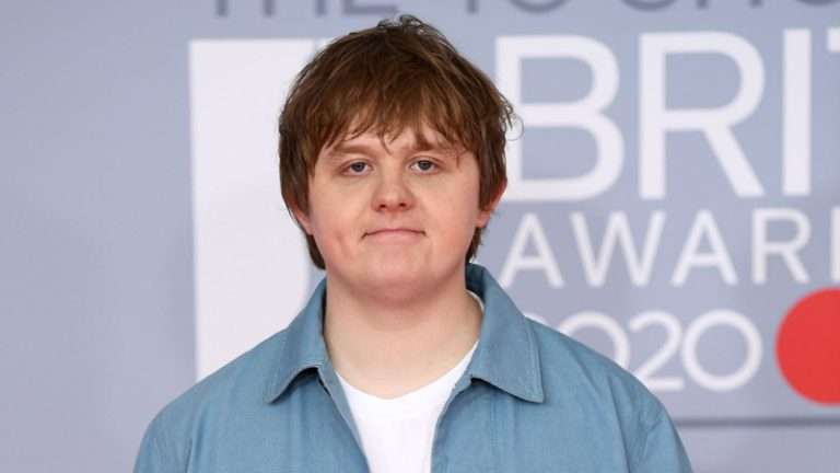 Lewis Capaldi Sjukdom