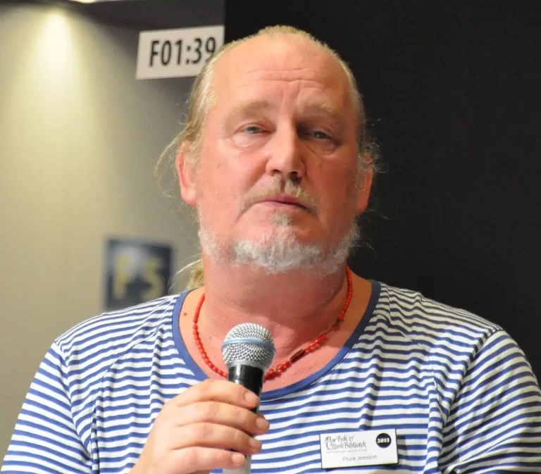 Plura Jonsson Ung